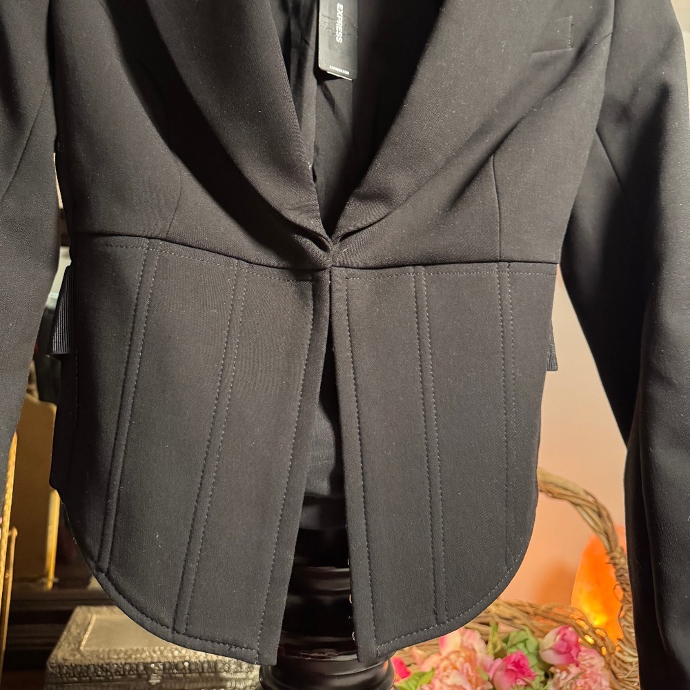 Express Jacket 4 - Picture 4 of 12